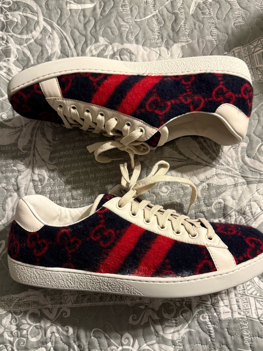 Gucci Red & Navy GG Low-Top Sneakers
